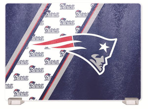 NEW ENGLAND PATRIOTS TEMPERED GLASS CUTTING BOARD