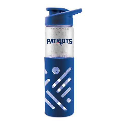 NEW ENGLAND PATRIOTS GLASS WATER BOTTLE W SILICON PROTECTOR SLEEVE 23 OZ